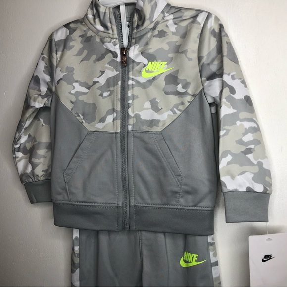 Toddler Nike Camo Tricot Two-Piece Set Light Smoke Grey 18 Months - Boy - Picture 3 of 6